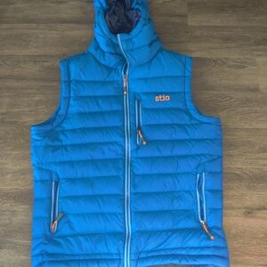 LIKE NEW, Men's STIO "Hometown" down vest, Sz Medium